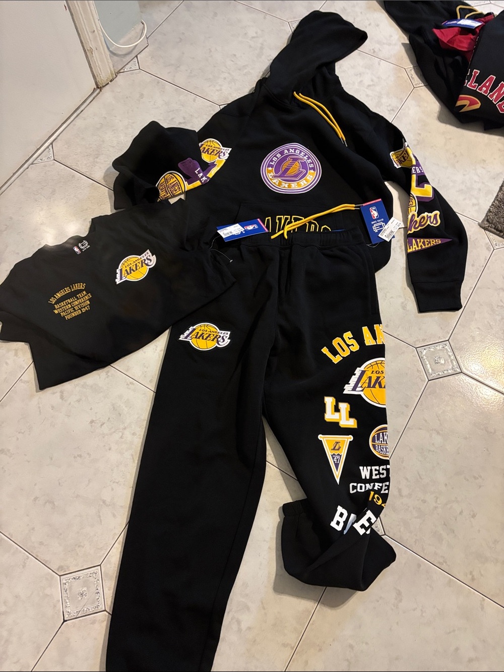 Los Angeles Lakers Black m Sweatpants - NBA Team Logo Joggers